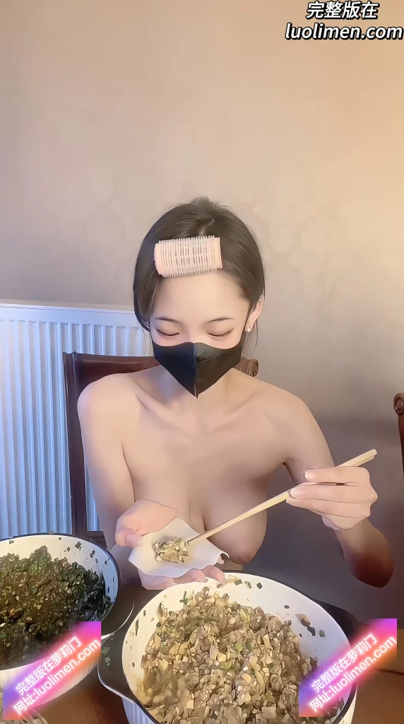 图片[2]-一口白桃七@Ykbaitao7 – [288门槛] 11分钟 巨乳福利姬 全裸在家包饺子 裸舞露出萝莉-LUOLIMEN 萝莉色情视频